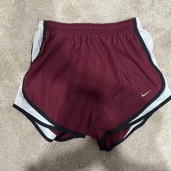 Nike shorts - Picture 1 of 3